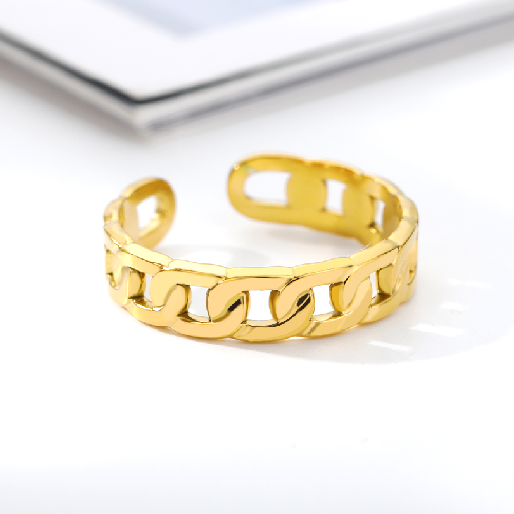 Minimalist Twist Ring
