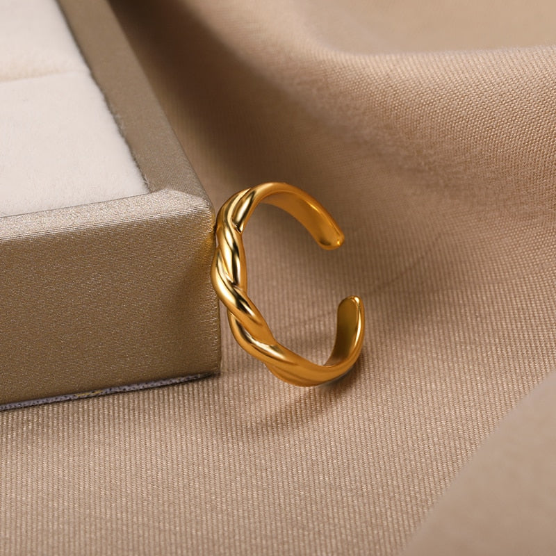 Classic Knuckle Rope Twist Ring