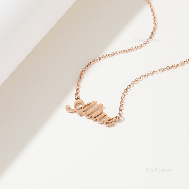 Personalisierte Namenskette in Roségold