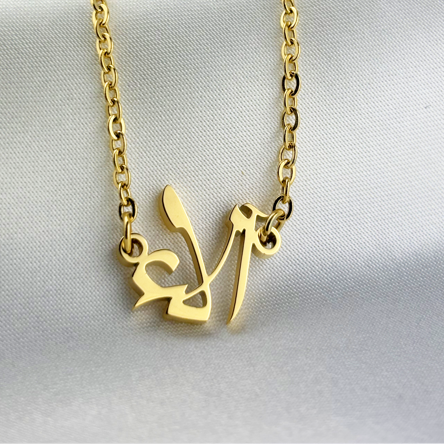 Alla (آلاء) in Arabic Name Necklace