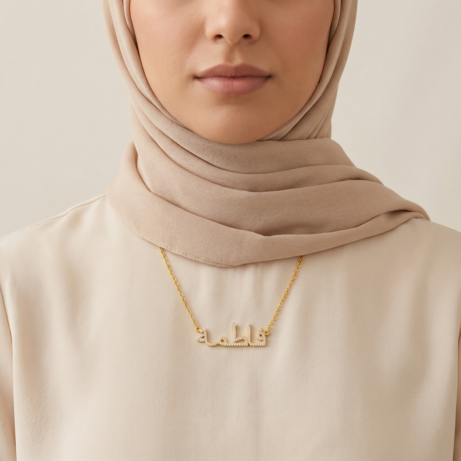 Kristall-Halskette mit arabischem Namen (individuell anpassbar)