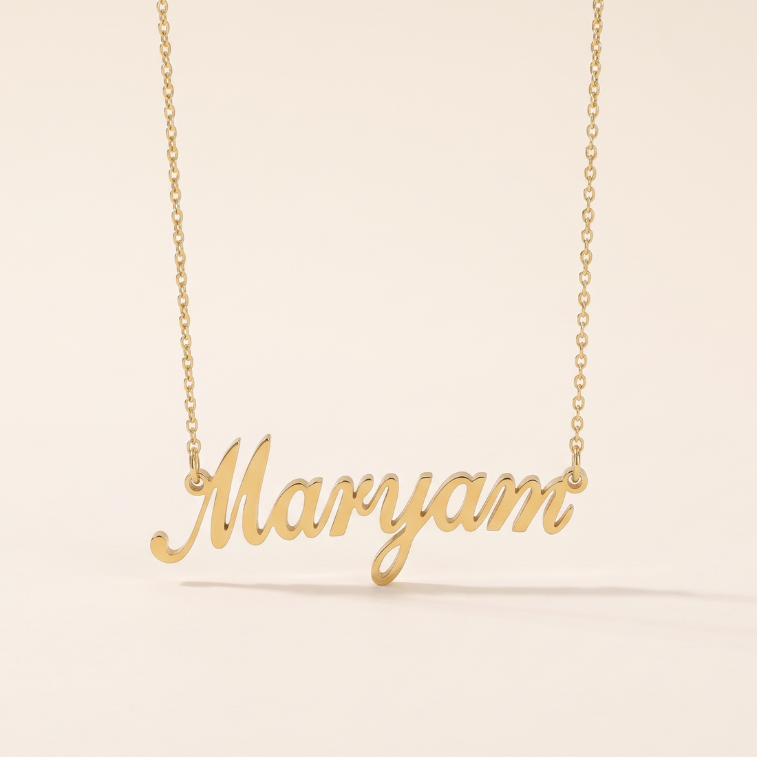 Custom English Name Necklace in Gold